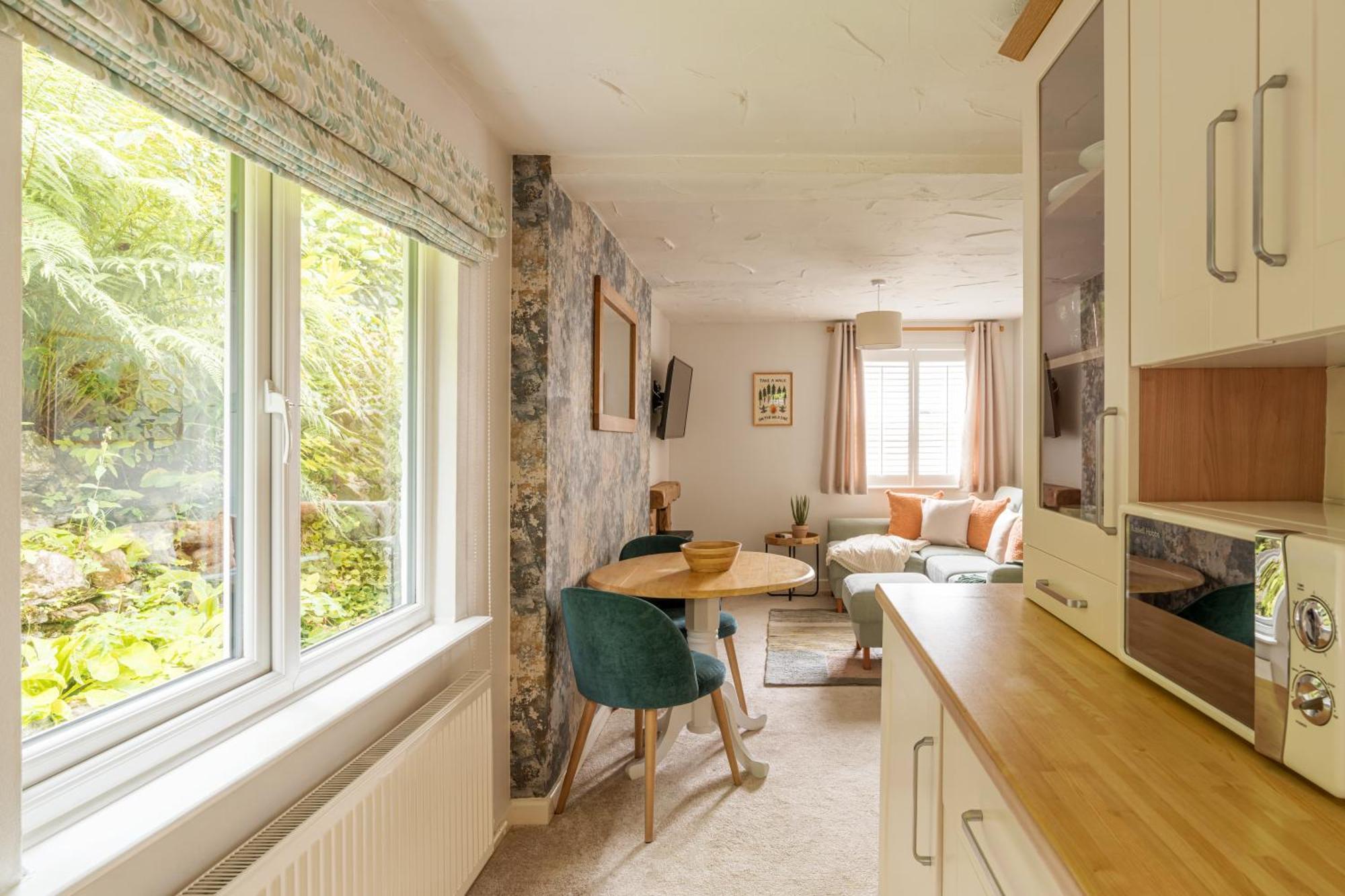 Squirrel Bank, With A Hot Tub & Parking Villa Bowness-on-Windermere Ngoại thất bức ảnh